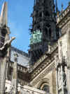 Notre Dame Exterior Detail 2.JPG (91488 bytes)
